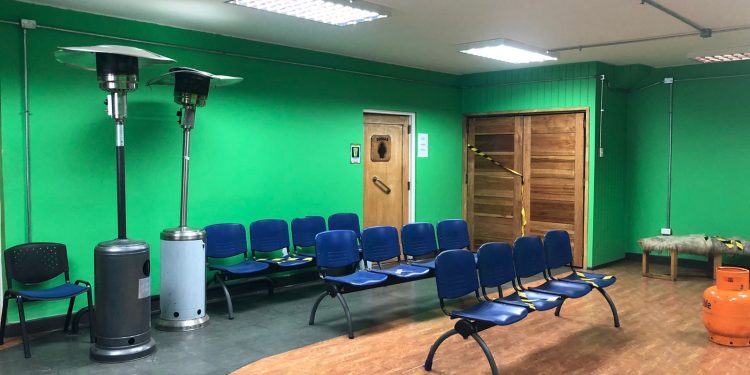 Municipio de Coyhaique implementa fila virtual para atención en sus departamentos.