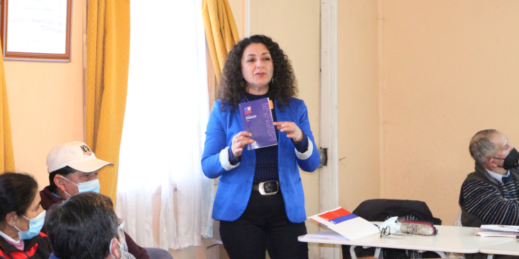 Seremi de Desarrollo Social y Familia abrió campaña «Chile Vota Informado» junto a adultas/os mayores