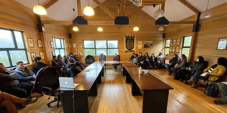En Caleta Tortel Bienes Nacionales, Municipio y Comunidad acuerdan trabajo conjunto.