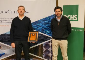 ACHS reconoce a AquaChile por su desempeño en salud y seguridad ocupacional.