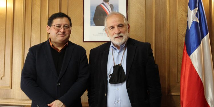 Delegado Presidencial Regional se reúne con Ministro de Vivienda y Urbanismo para articular trabajo sobre prioridades habitacionales de Aysén