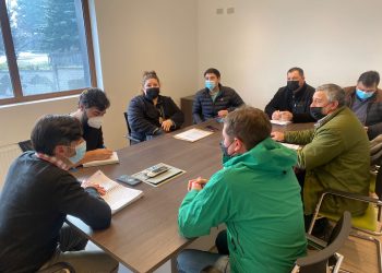 Diputado Calisto y dirigentes de comités piden agilizar proyectos fotovoltaicos y de electrificación rural en el sector Río Paloma.