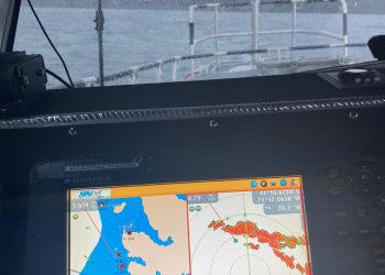 Armada busca a víctima de naufragio en litoral aysenino, el cuerpo de otro tripulante de la nave fue encontrado sin vida.