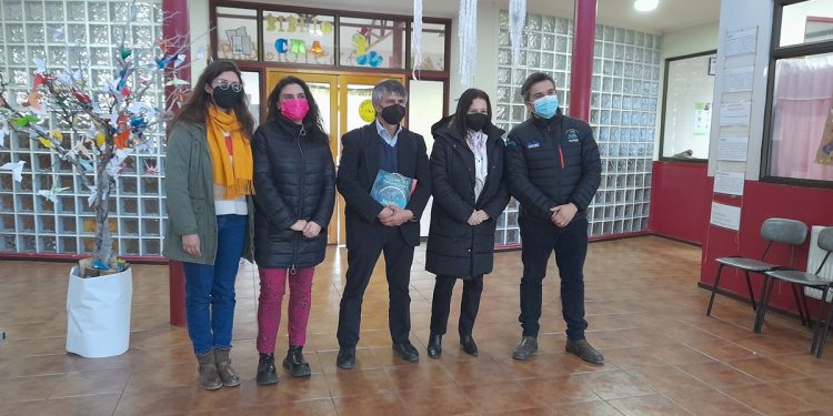 Subsecretario de Telecomunicaciones supervisa progresos del proyecto Conectividad para la Educación 2030 en escuela Aonikenk de Río Ibáñez