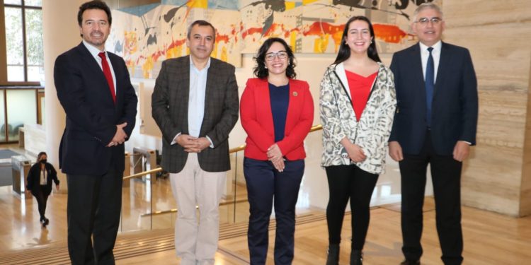 Gobernadora de Aysén asiste a discrepancias para el presupuesto regional 2023