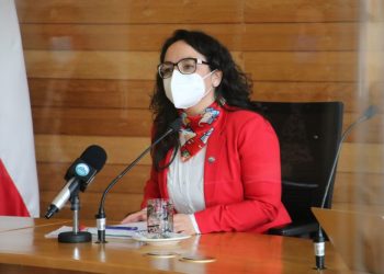 Gobernadora Macías destaca suspensión de resolución exenta que restaba cuota de extracción del recurso erizo