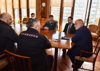 Diputado Calisto y bomberos de Puerto Aysén piden a Ministro de Vivienda extensión de comodato o traspaso del terreno que ocupan en la Ribera Sur