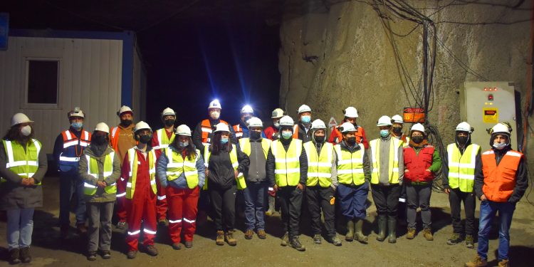 Seremi Minería Aysén coordinó convenio colaborativo entre minera Pacífico del Sur y liceo Mañihuales