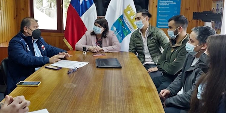 Federación Nacional de Voleibol firmó acuerdo con Municipalidad de Cisnes