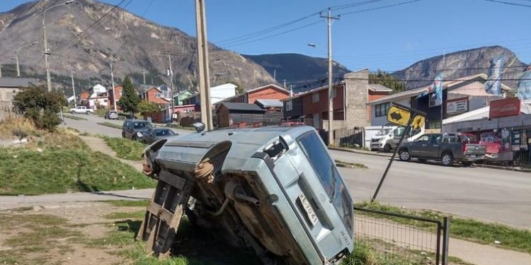 Municipio de Coyhaique ha cursado 32 notificaciones o partes de cortesía por chatarra en vía pública y especies abandonadas
