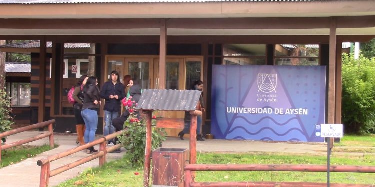 Universidad de Aysén firma convenio con organizaciones socioambientales para abordar crisis climática