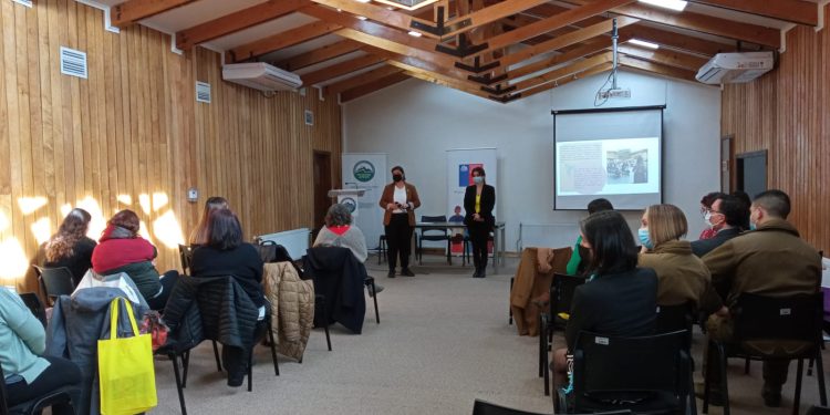 Seremi de la Mujer y Equidad de Género lidera jornada con equipos municipales en Coyhaique