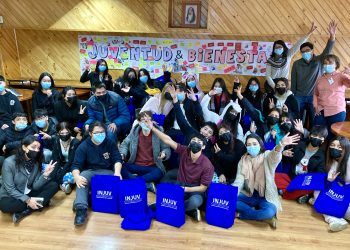 INJUV y SENDA dialogan sobre el impacto del consumo de drogas con jóvenes del Liceo San Felipe Benicio de Coyhaique