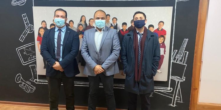 Ministro de Educación se compromete con alcalde de Coyhaique y diputado Calisto a buscar solución para paliar déficit que afecta a la educación municipal   