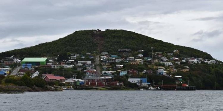 AquaChile y Municipalidad de Aysén apoyan reposición de suministro eléctrico en Puerto Aguirre