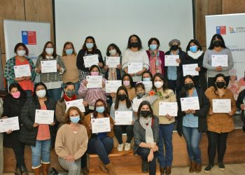Escuela Mujer Emprende entrega certificación a participantes de encuentro regional organizado por el Sernameg
