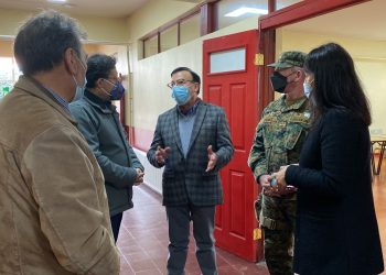 Autoridades constatan preparación de locales para Plebiscito Constitucional.