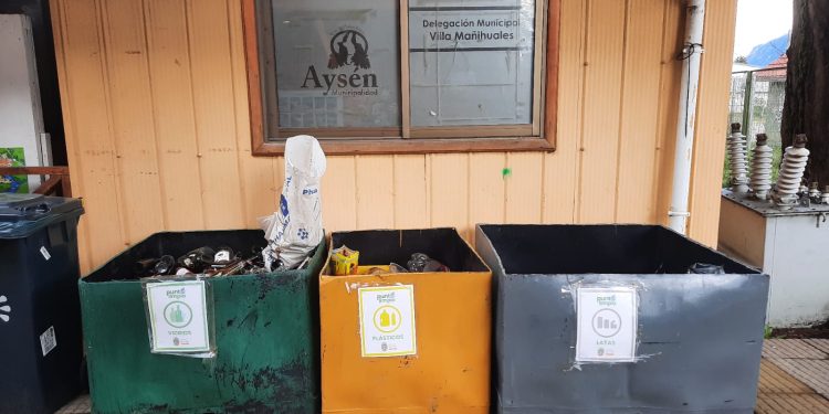 Municipio de Aysén realizó la primera jornada de reciclaje y limpieza en Villa Mañihuales y la instalación de un Punto Limpio.