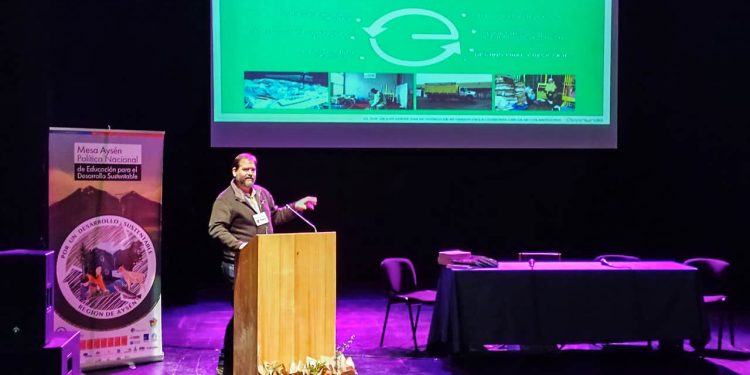 Exponen innovadoras experiencias de nacionales y regionales en Seminario de reciclaje y economía circular