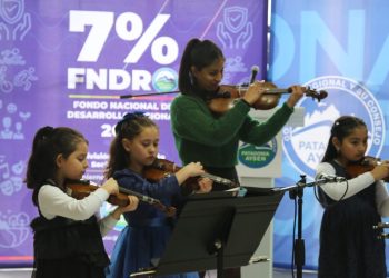 Gobierno Regional firmó convenios con organizaciones de Puerto Aysén que se adjudicaron fondos del 7% FNDR.