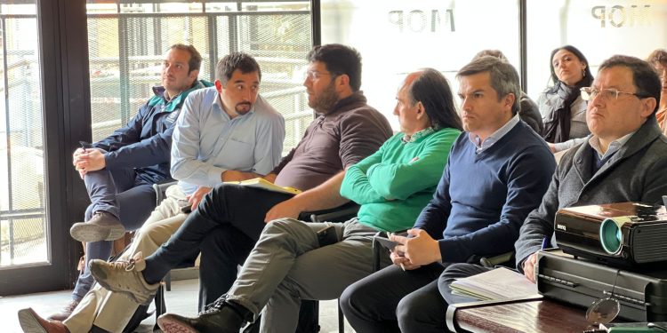 Alcaldes de Asociación Regional de Municipalidades piden presencia del Ministro de Educación frente a la crisis presupuestaria educativa en la región de Aysén
