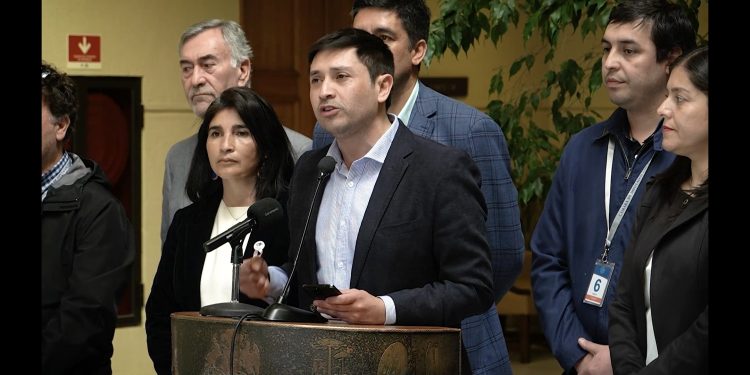 Diputados presentan proyecto de resolución pidiendo mantener a funcionarios de salud contratados por emergencia covid