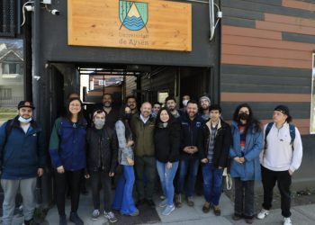Director ejecutivo de CONAF, Christian Little Cárdenas, mantiene encuentros con docentes y alumnos en la región de Aysén.