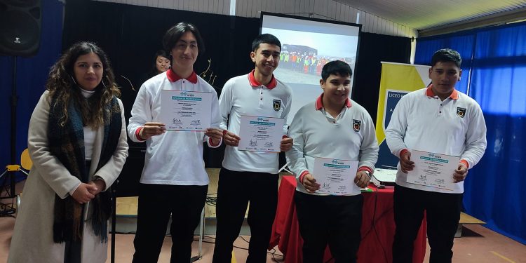 Exitosamente liceo Politécnico culmina iniciativa “Conecta Aysén”