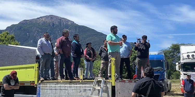Alcalde de Cisnes apoya petitorio de camioneros de la región que llegará al Ministerio del Interior