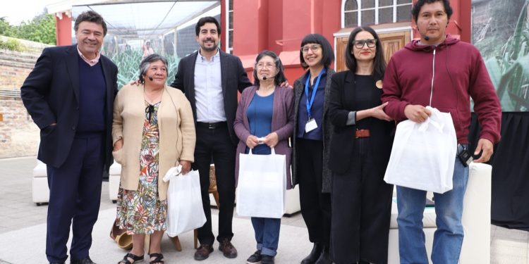 Ministerio de Agricultura impulsará planes de acción para resguardar materias primas de artesanos nacionales