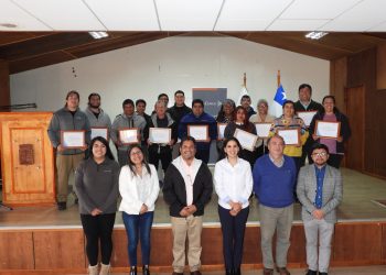 AquaChile realiza curso de electricidad básica domiciliaria a vecinos de la comuna de Guaitecas