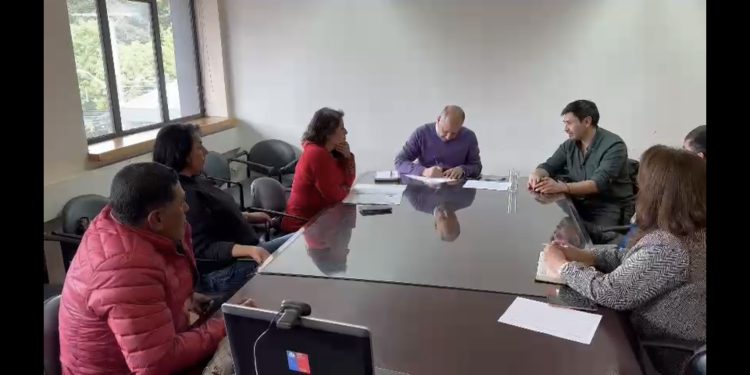 Diputado Calisto por mal estado de caminos rurales: “Plata hay, el problema es que no hay ejecución”