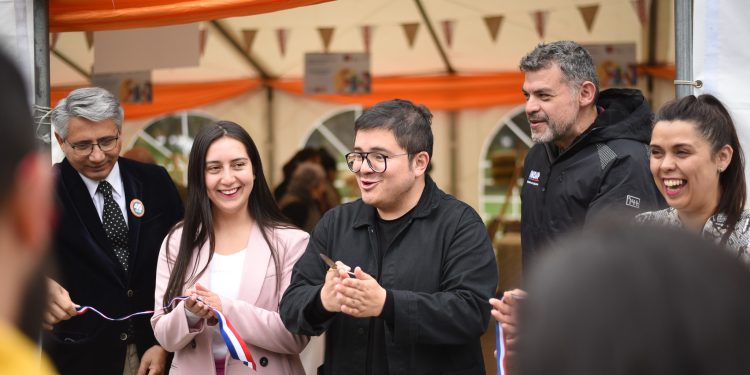 Con más de 50 expositores se inicia la Feria de las Culturas Aysén 2022