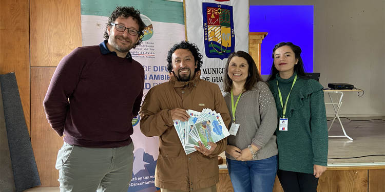 En Liceo de Melinka se realiza lanzamiento de libro de cuentos sobre Educación Ambiental