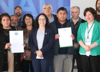 Gobernadora Andrea Macías y pescadores artesanales firman Plan de Acuerdo que aborda la regionalización de los recursos pesqueros