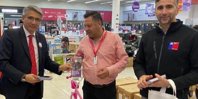 Dirección del Trabajo fiscalizará comercio durante feriados irrenunciables de Navidad y Año Nuevo