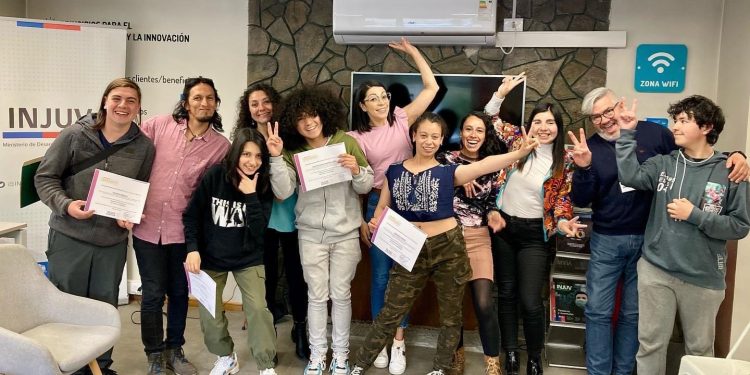 Jóvenes entregan a autoridades regionales informe final del Diagnóstico “Ser Joven en Coyhaique”