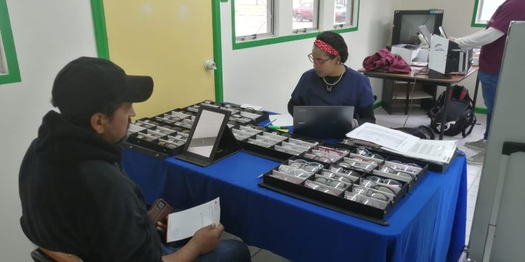 Más de 300 trabajadores beneficiados por operativo oftalmológico gestionado por la Cámara Chilena de la Construcción en Coyhaique