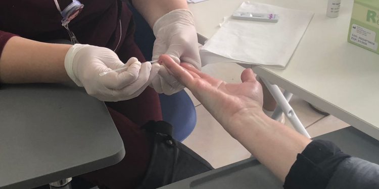 Hospital Regional de Coyhaique implementa programa de prevención que puede reducir en más de un 90% la transmisión del VIH por vía sexual