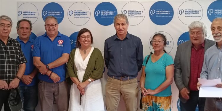 Gremios y movimientos sociales llaman a rechazar el denominado «Acuerdo por Chile»
