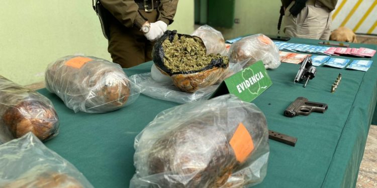 Carabineros junto a la Fiscalía desarticuló 5 organizaciones criminales, detuvo a 123 personas y sacó de circulación droga avaluada en 880 millones de pesos durante 2022