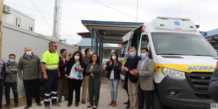 Nueva ambulancia para Hospital de Chile Chico es entregada por Servicio de Salud Aysén y el Gobierno Regional