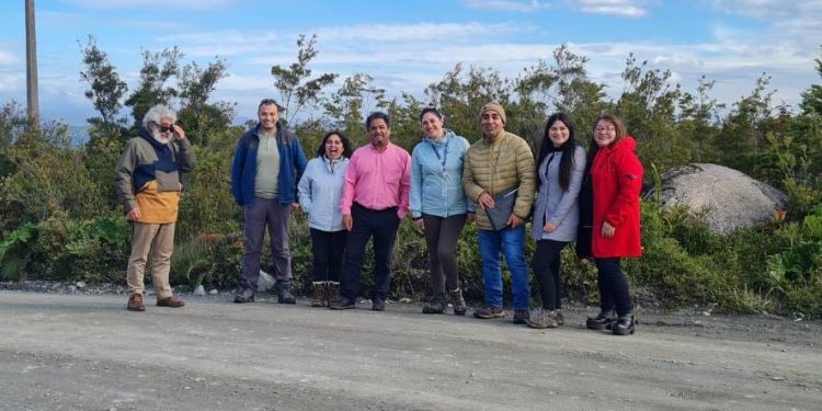 Seremi de Vivienda se reunió con dirigentes y autoridades de Melinka para impulsar la gestión sectorial en esa comuna