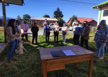 Autoridades entregan terreno para construcción de nueva Posta de Salud Rural en Puerto Guadal