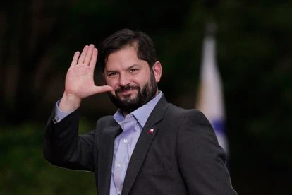 Presidente Boric arribó a la Región minutos antes de la medianoche.