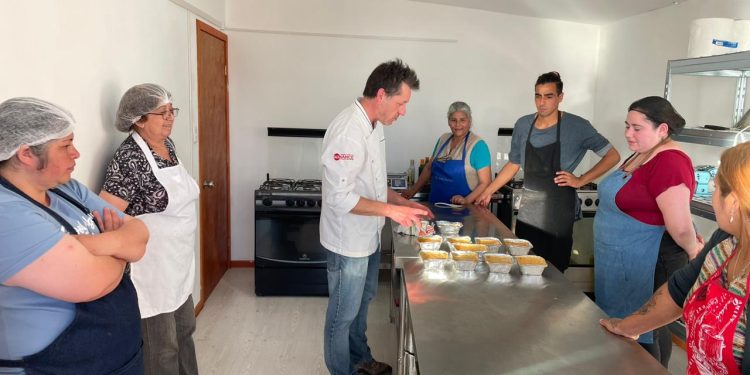 Capacitación gastronómica Cocina del Mar se realiza en Melinka