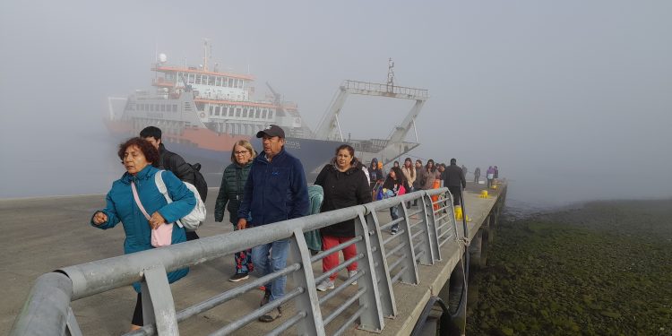 Seremías de Transporte de Aysén y Los Lagos verifican funcionamiento del plan de verano en la Ruta Bimodal