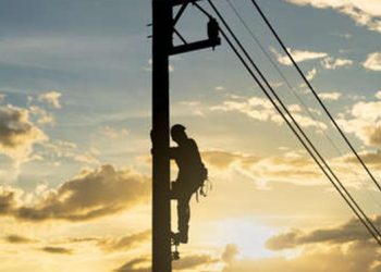Cortes programados de suministro eléctrico: Edelaysén realizará trabajos nocturnos en Coyhaique