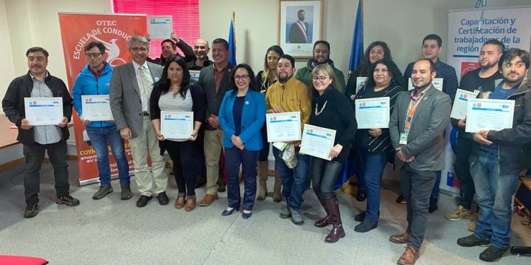 Puerto Aysén: potencian el turismo capacitando a 20 alumnos/as para acceder a la licencia de conducir profesional A2