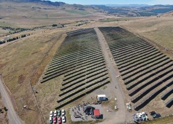 Inauguran en El Blanco planta de energía solar fotovoltaica más austral del mundo